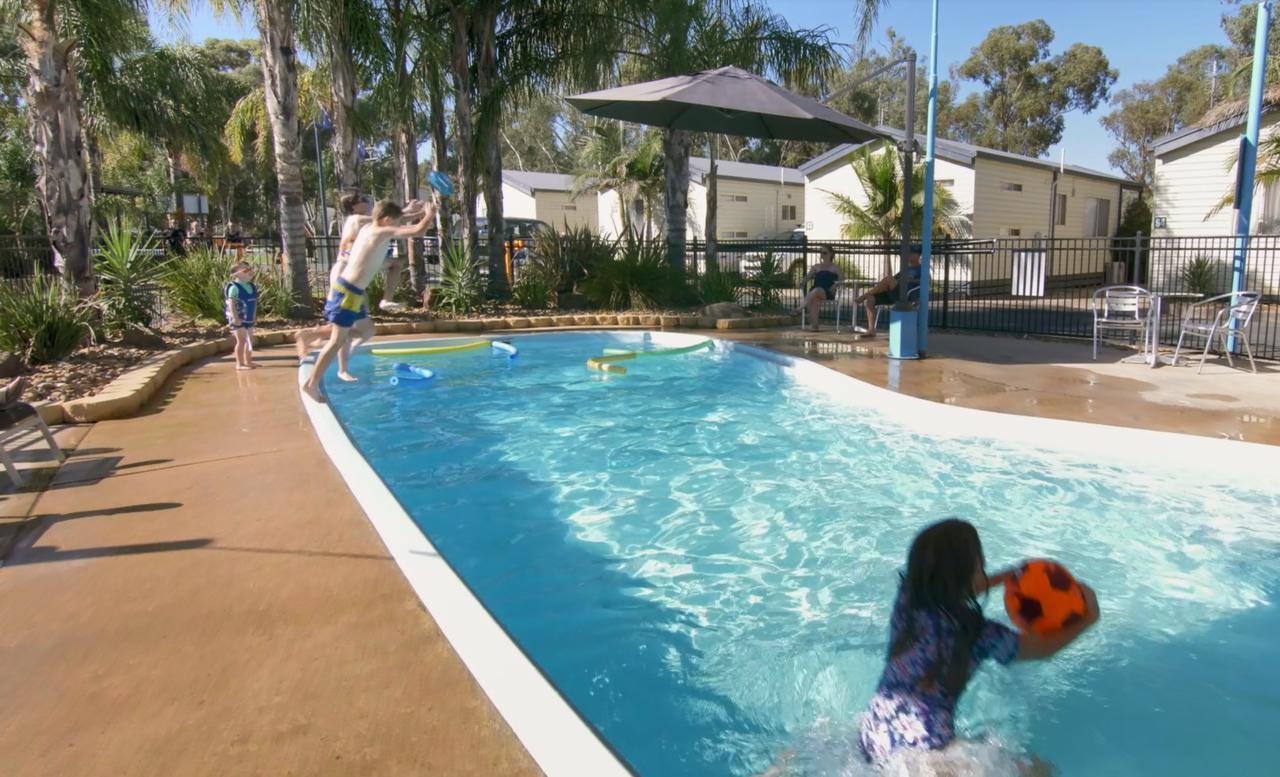 Big4 Moama Holiday Park Exteriör bild